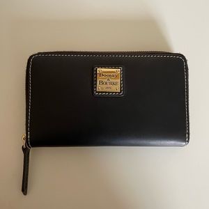 Dooney & Bourke Leather Wallet 🖤